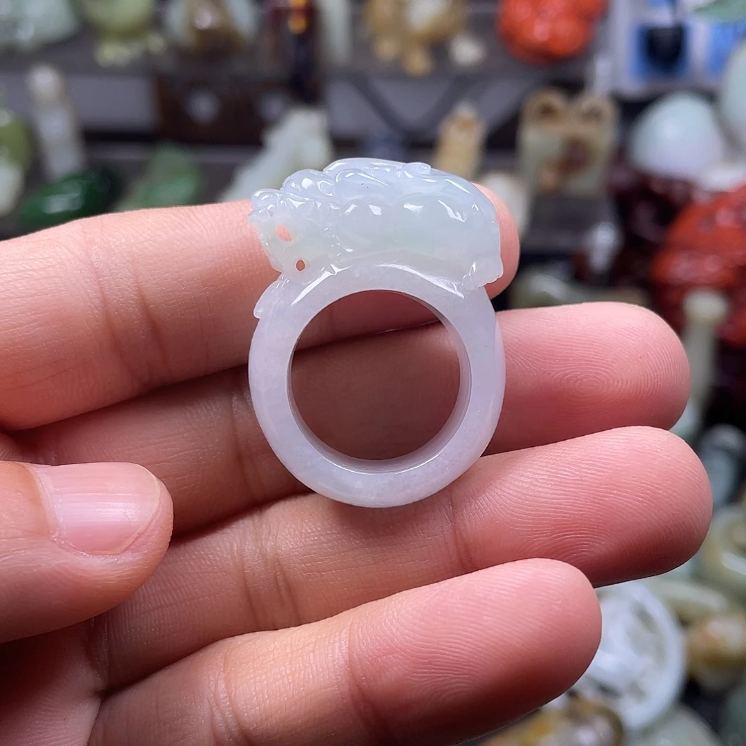 金***鹰和田玉（糖玉）未镶嵌颈饰