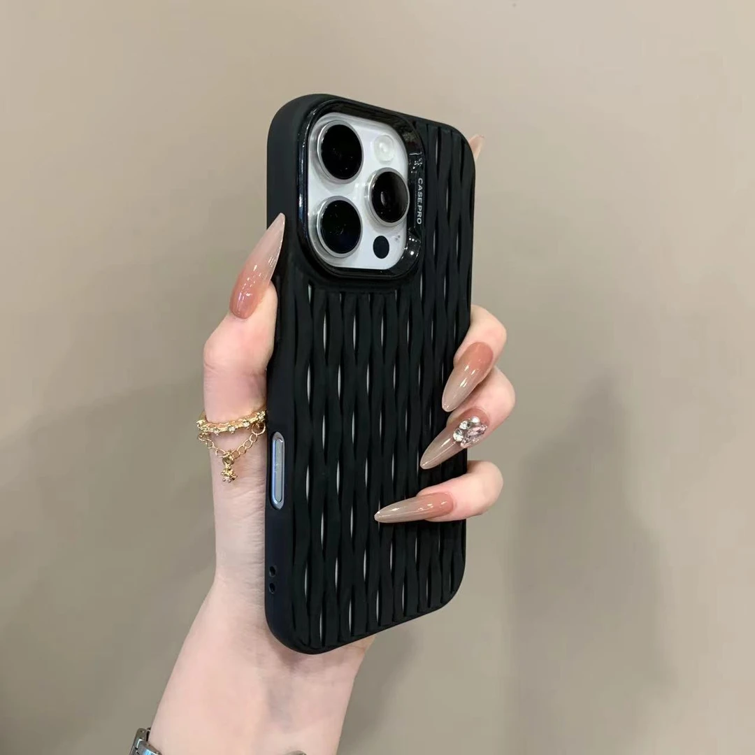 小众镂空网格散热适用iPhone16promax手机壳15pro苹果14/13保护套