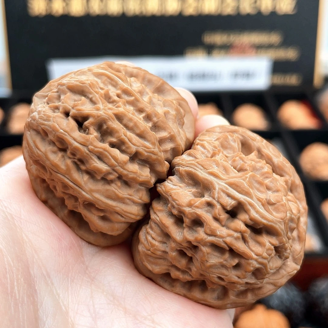 把件文玩核桃黄金尺糖三角全品红皮三角白3S4204