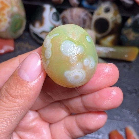 石英质玉珠宝半成品未镶嵌墨****）