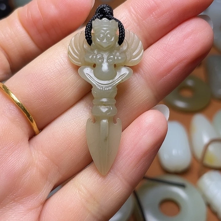 鸿***运和田玉未镶嵌颈饰