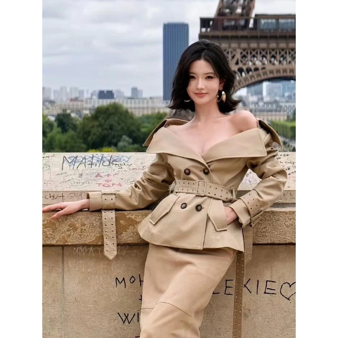 时尚衣橱~英伦风设计感百搭大翻领秋季双排扣长袖短款风衣外套女