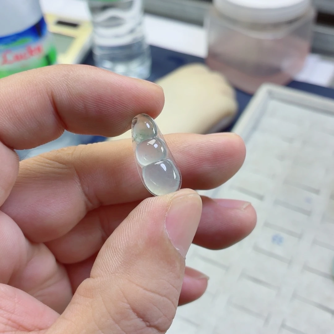 未镶嵌定制翡翠豆子