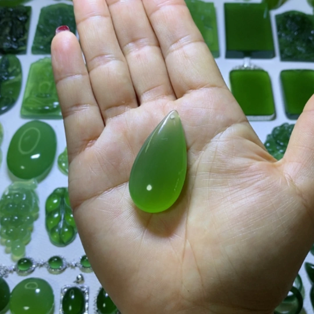 【闪购商品】蛇纹石玉颈饰未镶嵌