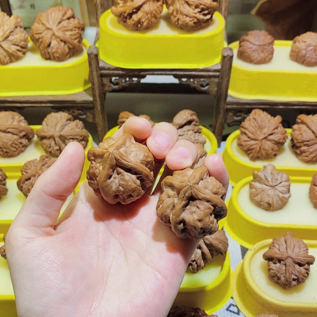 吊坠文玩核桃古蝉四棱