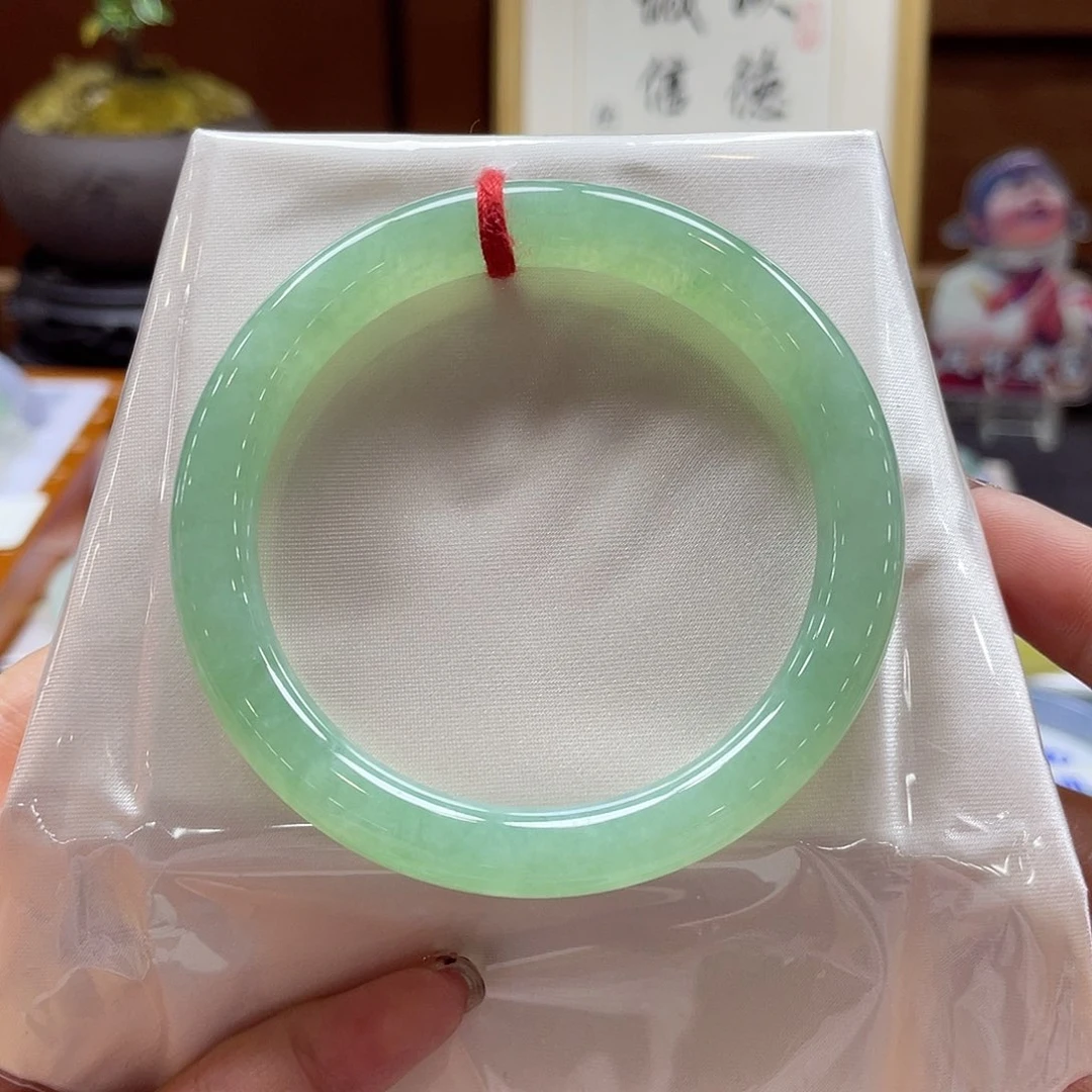 翡翠未镶嵌手镯42 号