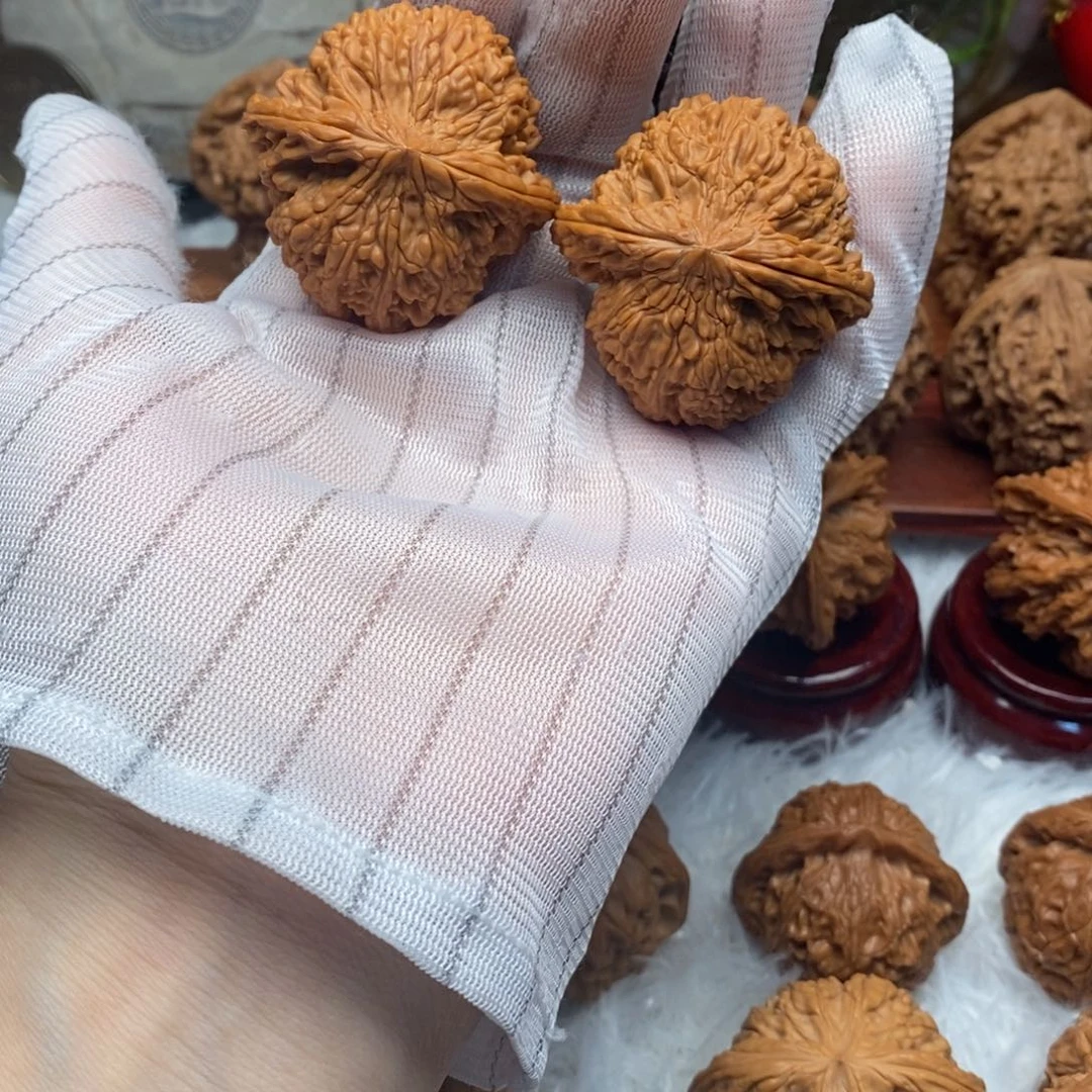 吊坠文玩核桃43尺寸满天星