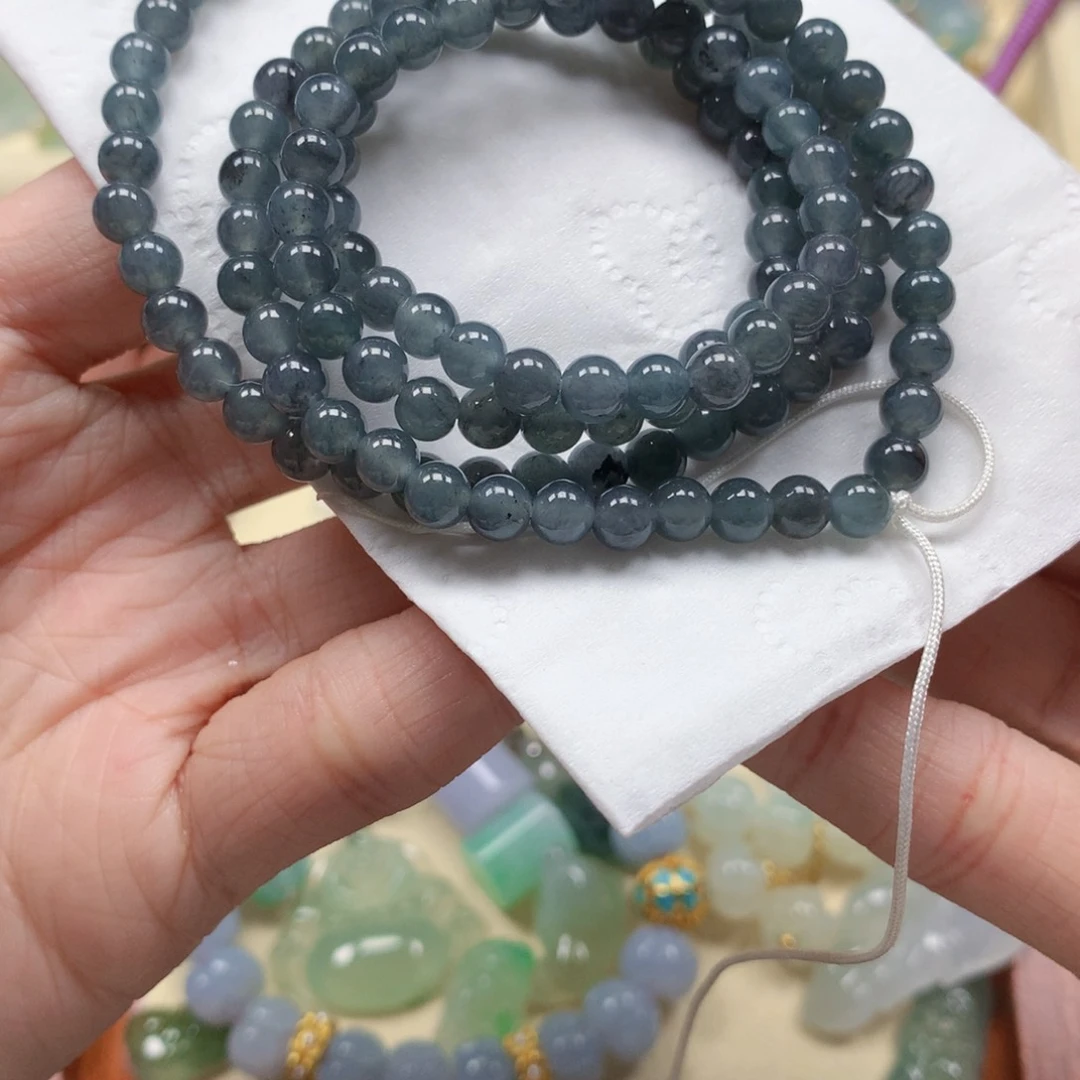 翡翠未镶嵌颈饰是