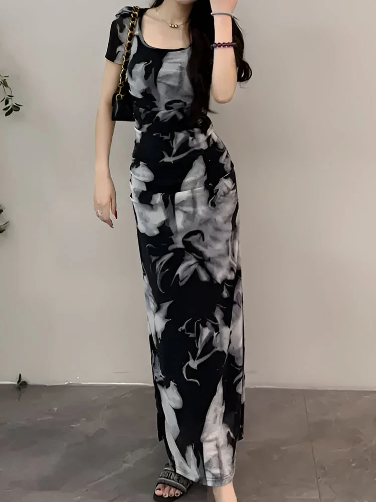 复古水墨画独特方领连衣裙女2025夏季新款气质高级感开叉包臀长裙