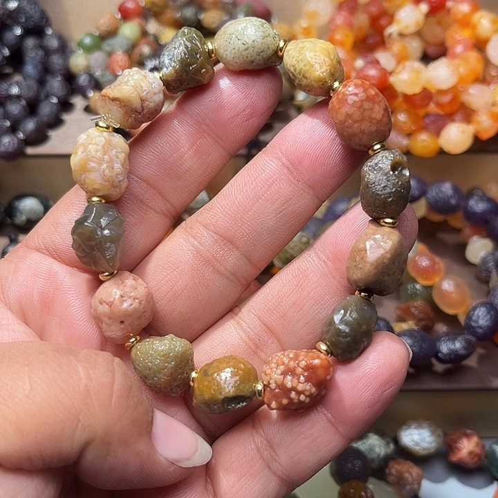 阿拉善彩玛瑙手串