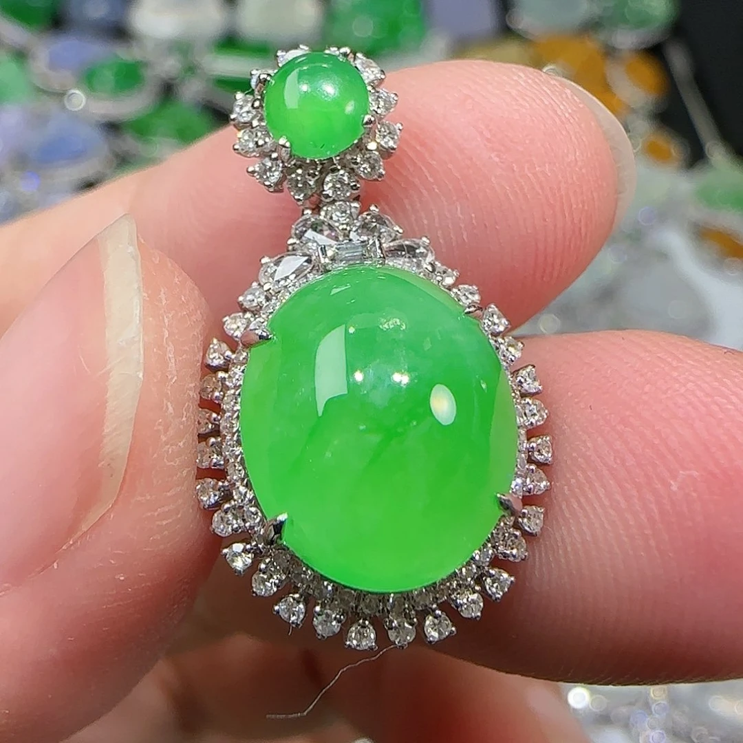 翡翠18K金镶嵌颈饰天然翡翠