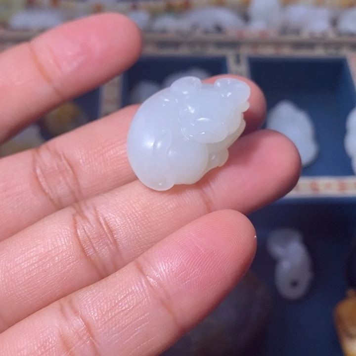 颈饰未镶嵌和田玉