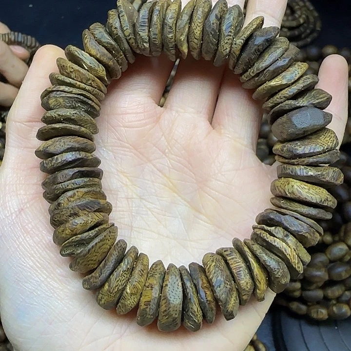 L***K沉香碎屑沉香+沉水浮树丁包壳单圈33.5克