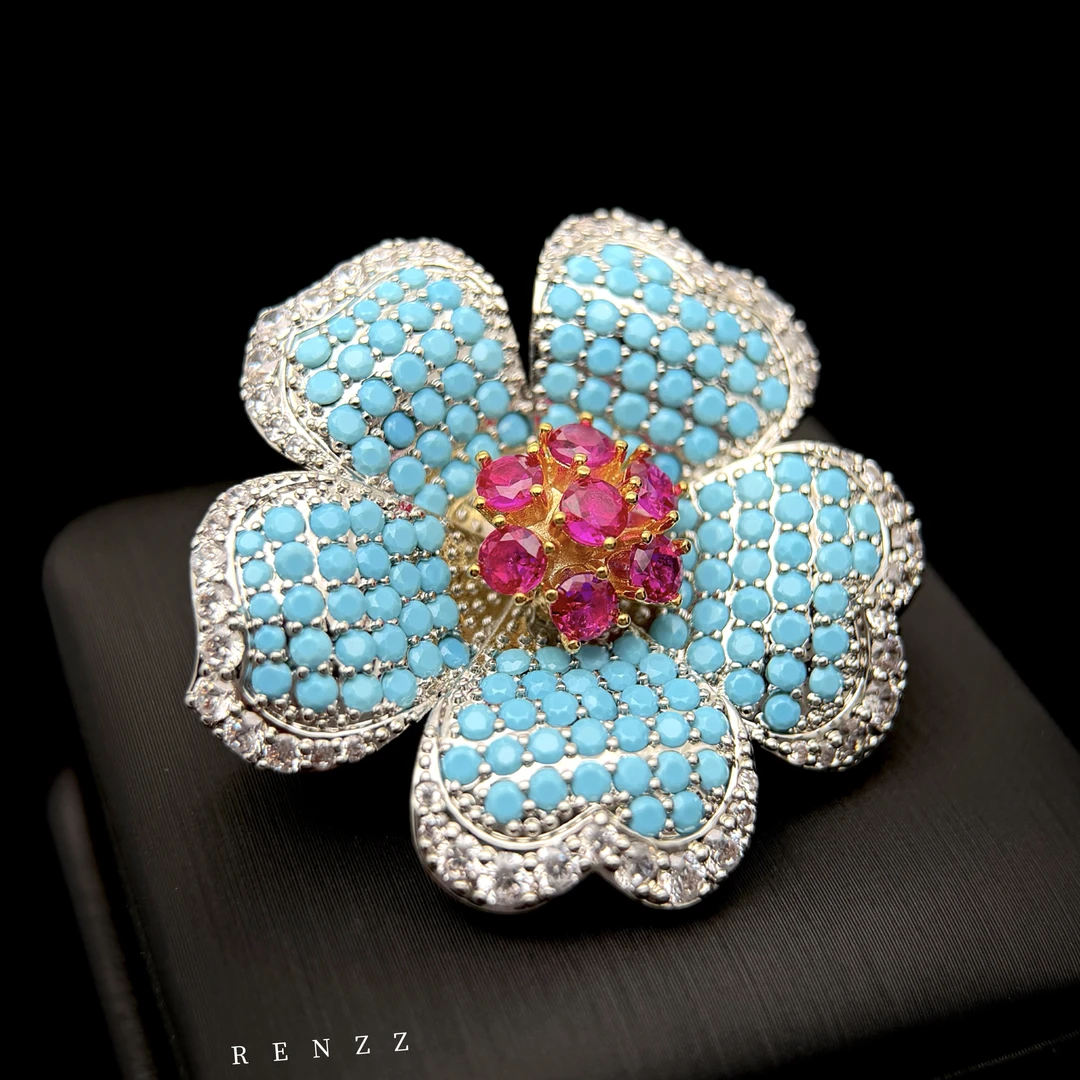 0565设计师款蓝松色山茶花胸针