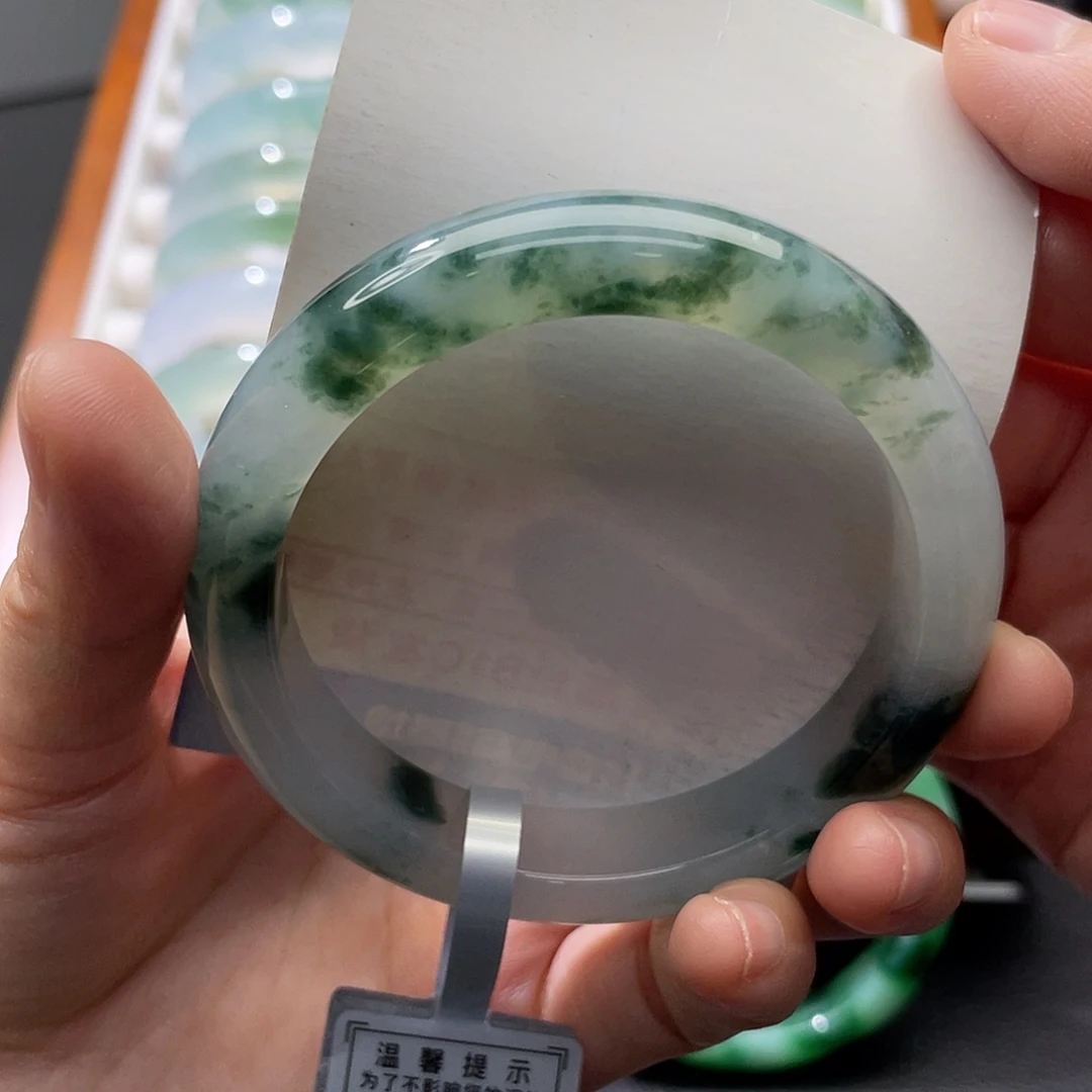 翡翠未镶嵌手镯55.8绿野仙踪