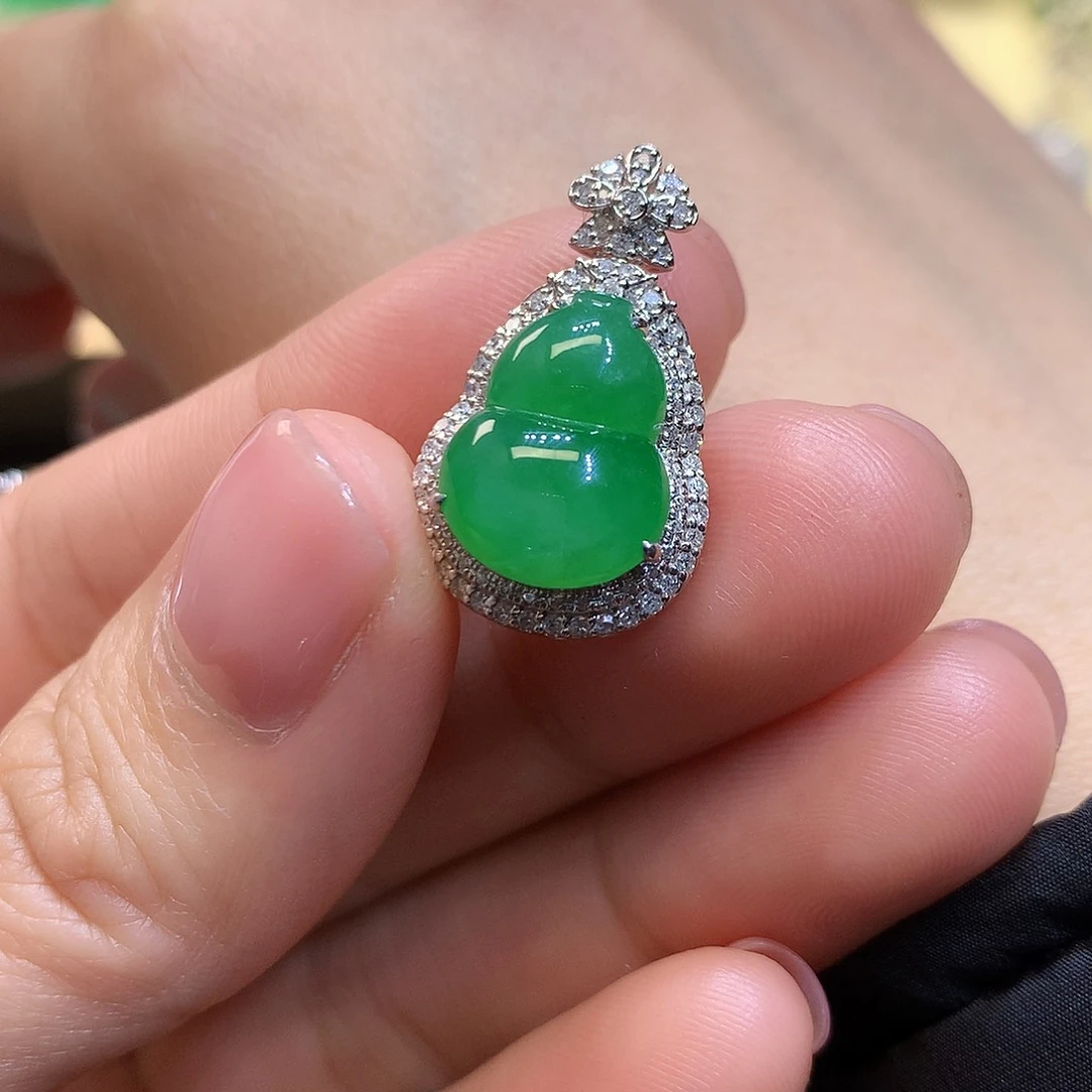 翡翠吊坠(不含链)18K金镶嵌