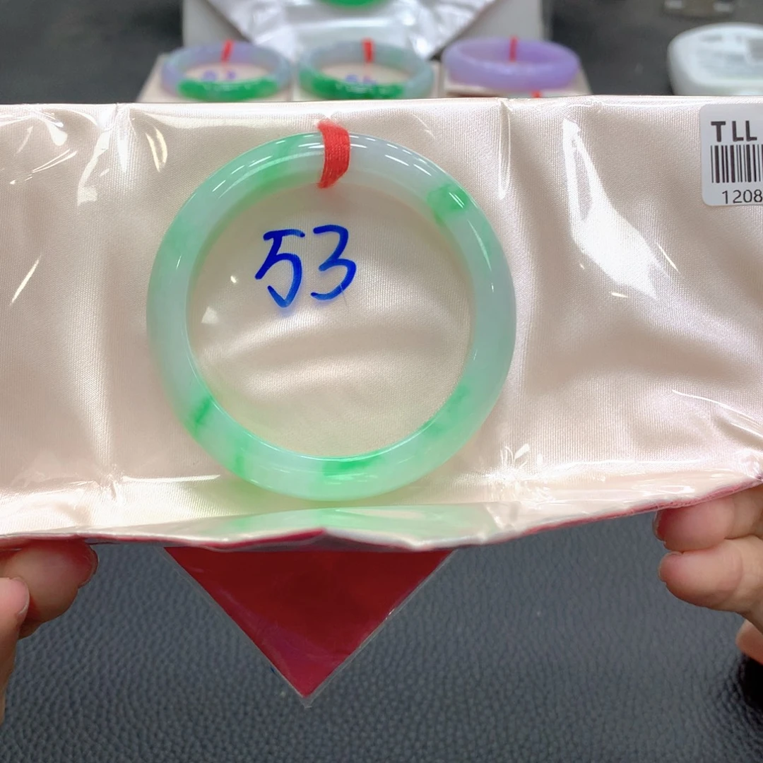 翡翠未镶嵌手镯18