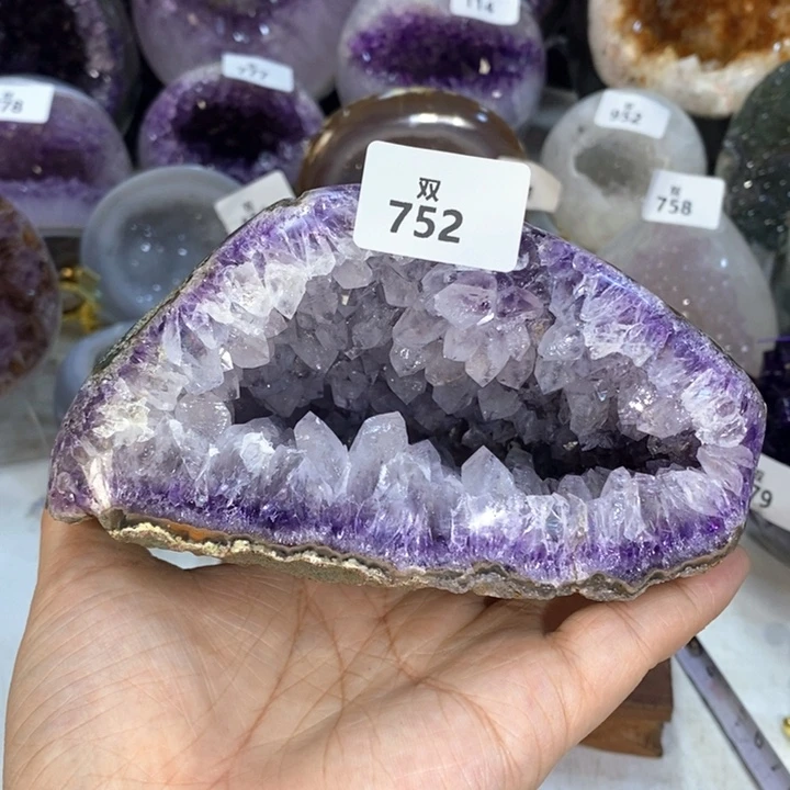 未镶嵌水晶大型摆件（非配饰）