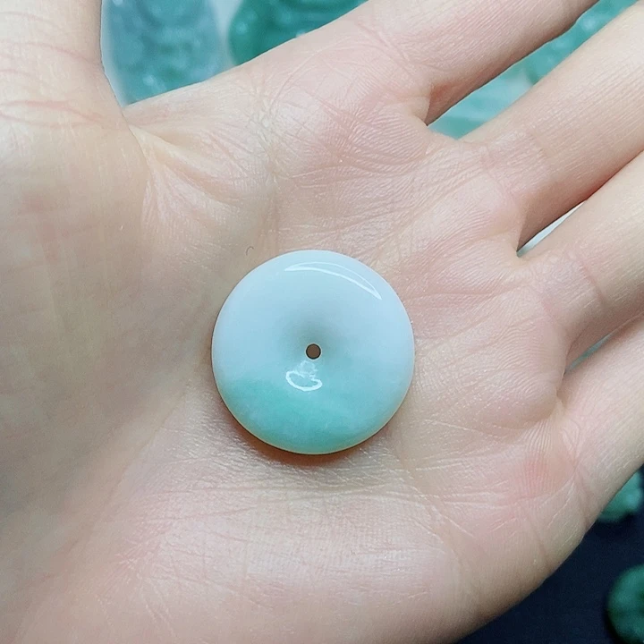 翡翠未镶嵌颈饰吊坠