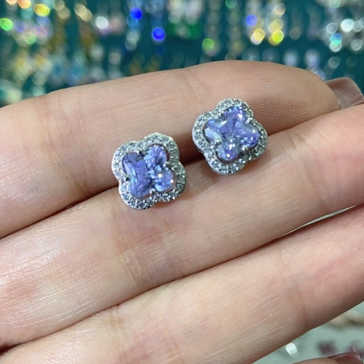 66锆石（处理）耳钉