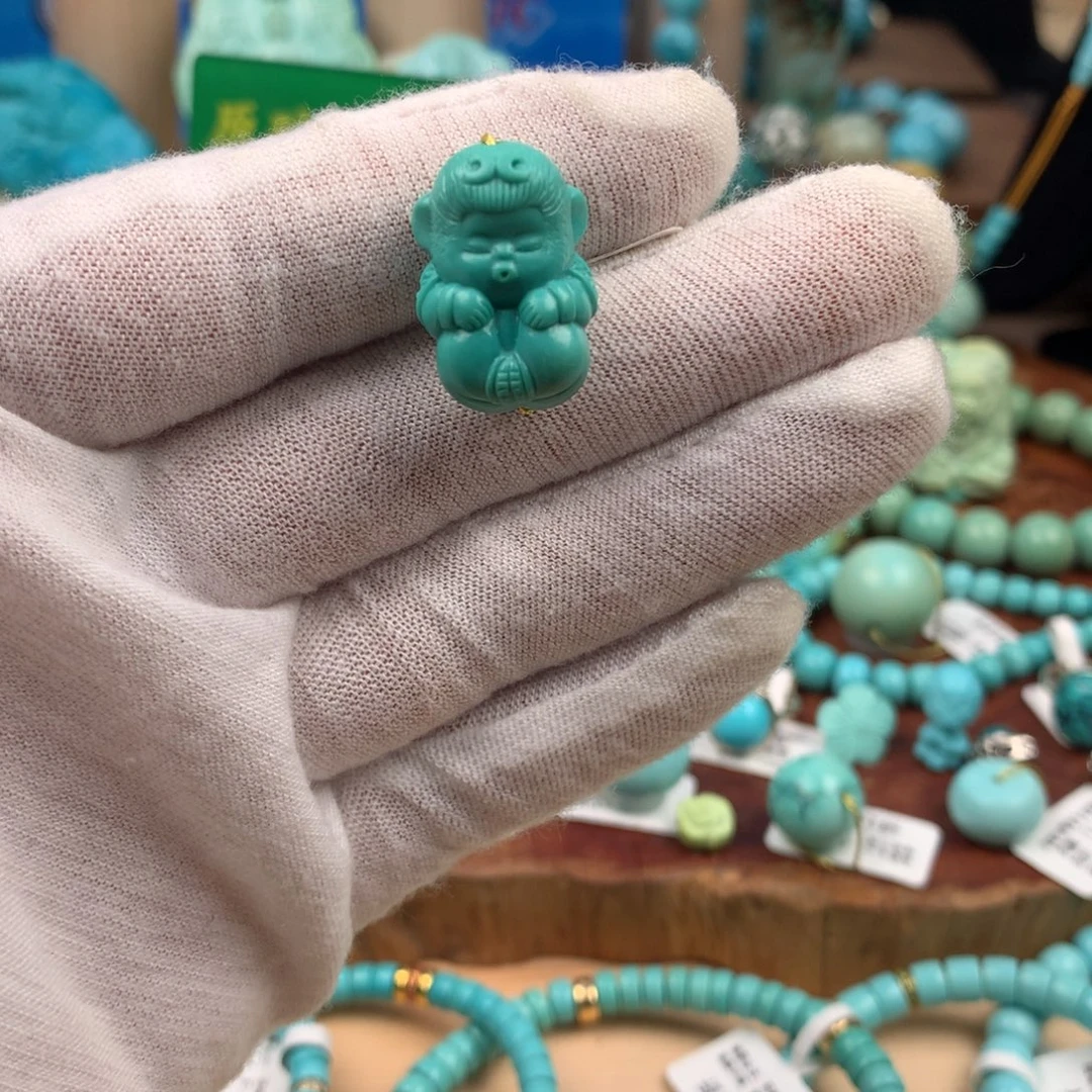 绿松石未镶嵌珠宝奇石