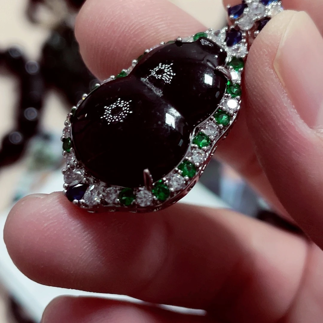 翡翠未镶嵌颈饰先鉴后发一物一证