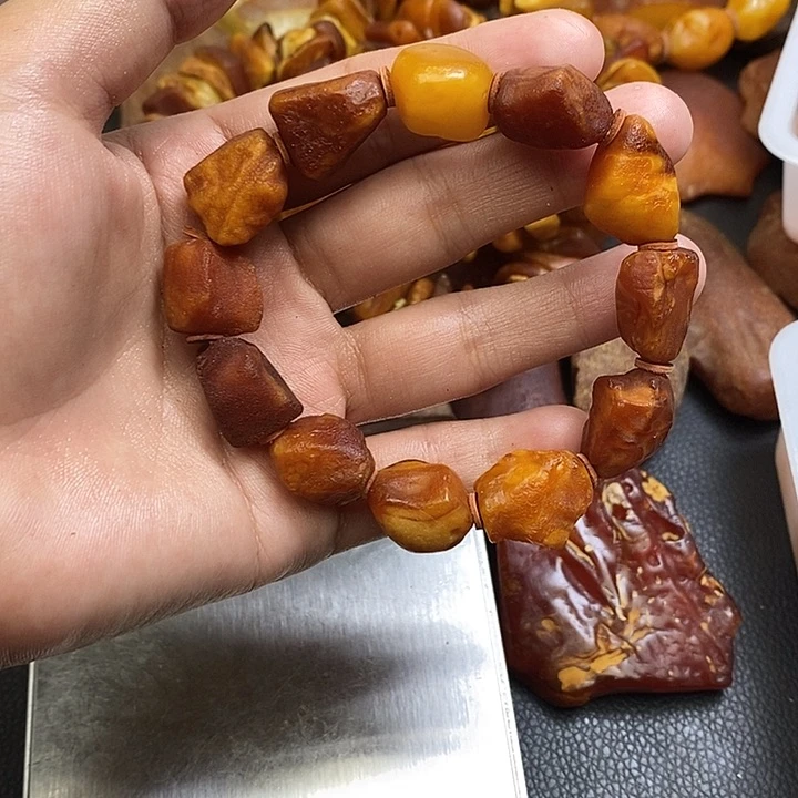 天***室未镶嵌颈饰琥珀手串