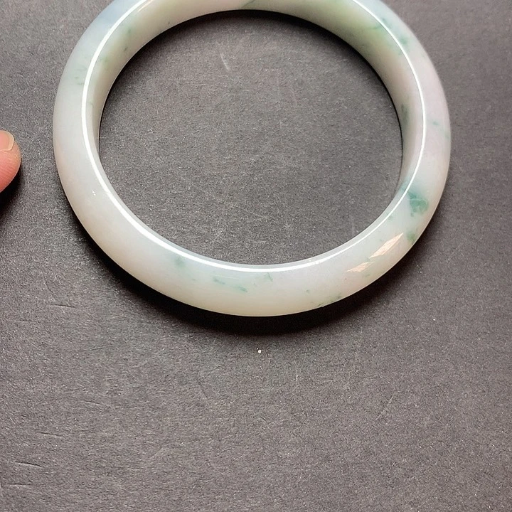 翡翠颈饰未镶嵌58圈