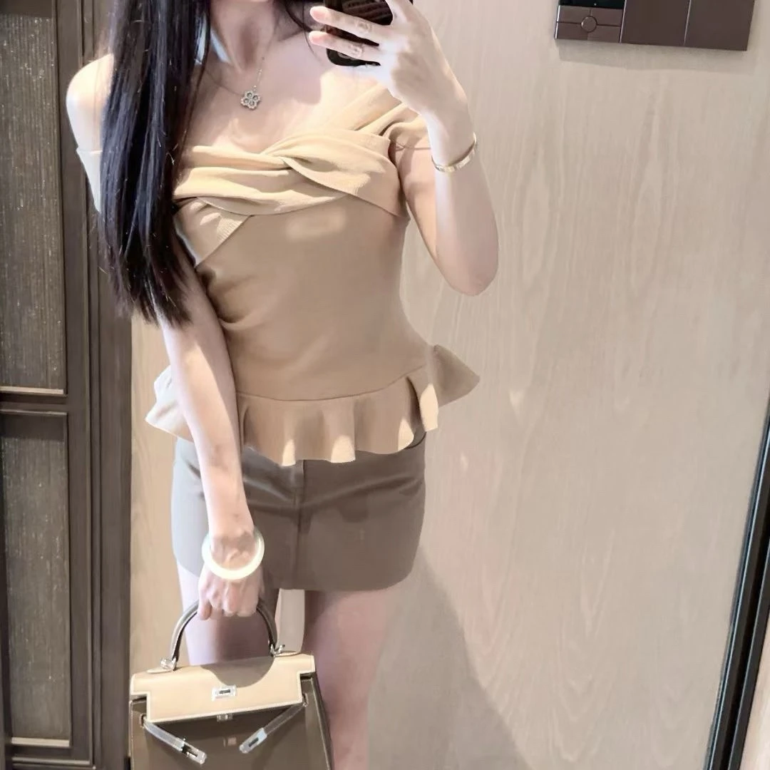 OXNA 夏季新款交叉蝴蝶结一字肩荷叶下摆纯欲针织修身上衣A854