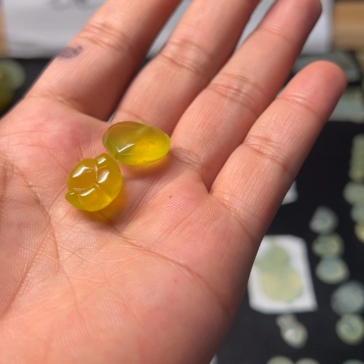 ****虎岫玉未镶嵌吊坠(不含链)