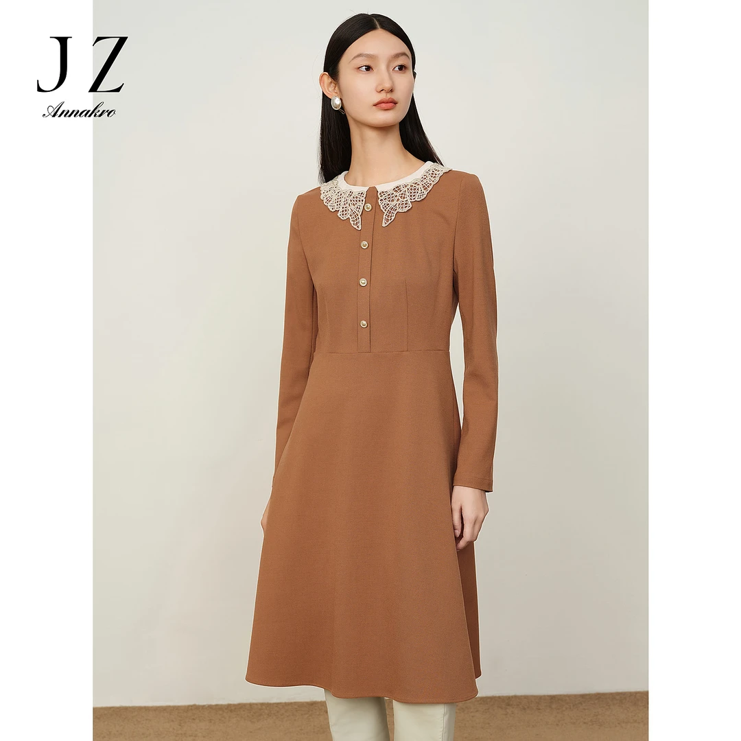 【籽言专属】玖姿安娜蔻JTDD50023轻镂空绣领修身保暖连衣裙女冬