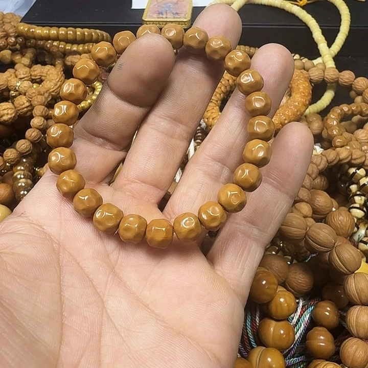 E****吊坠猴头核桃微瑕奶酪