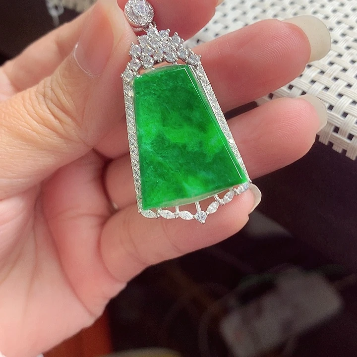 翡翠银S925镶嵌颈饰翡翠