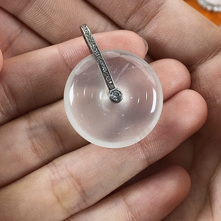 刘****石英质玉银S925镶嵌颈饰