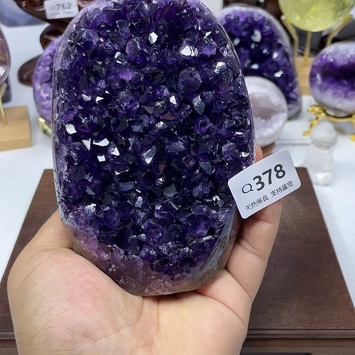 未镶嵌水晶大型摆件（非配饰）