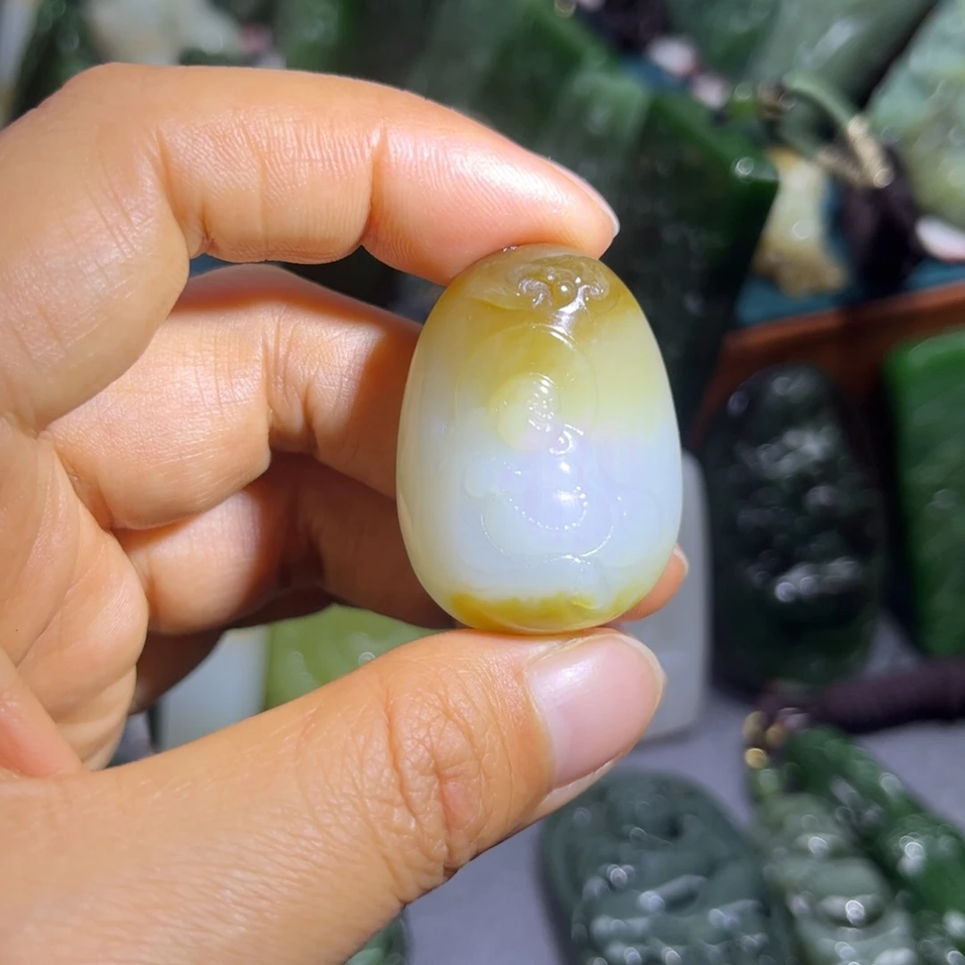 和田玉未镶嵌颈饰