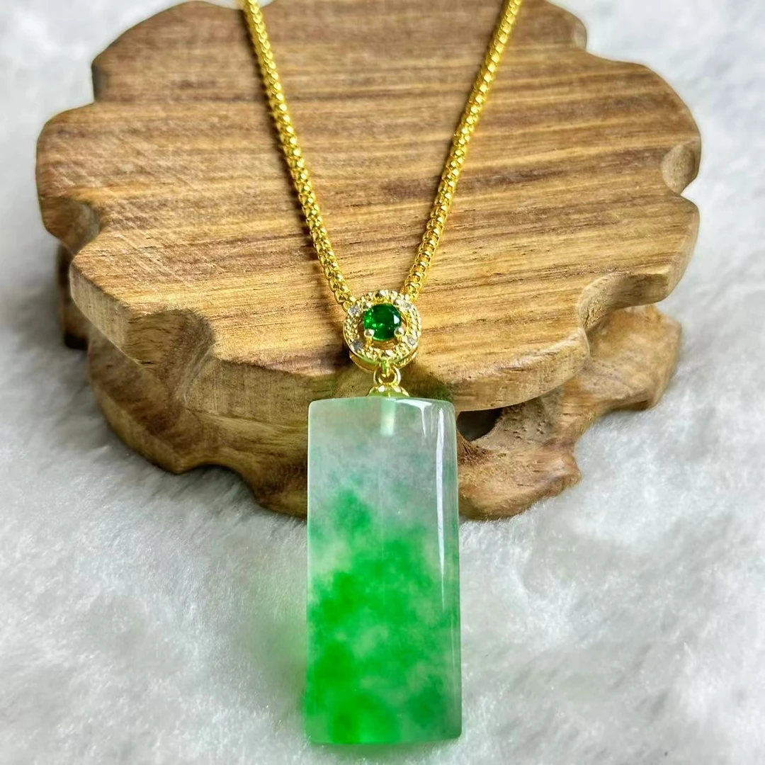 绿花无事时尚吊坠美观大气美轮美奂