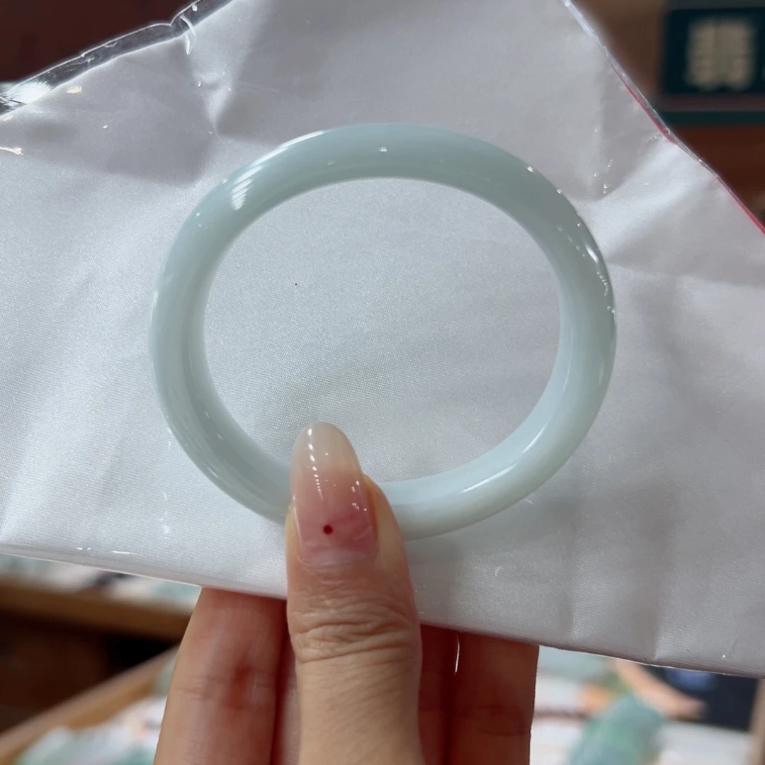 翡翠手镯未镶嵌24
