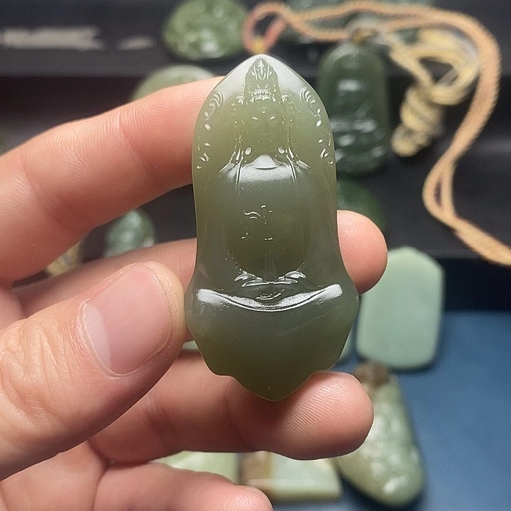 和田玉未镶嵌颈饰