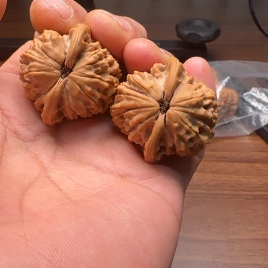 柏香籽/百香籽吊坠9***9