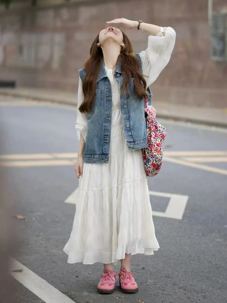 秋季新款韩系穿搭复古水洗牛仔马甲外套搭配白色连衣裙气质两件套