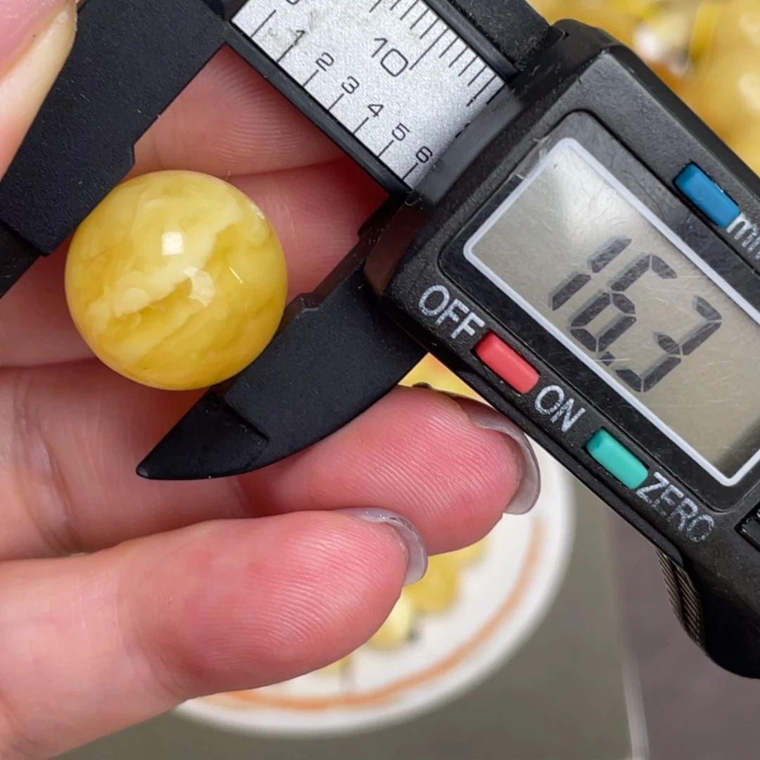 未镶嵌琥珀裸石蜜蜡337