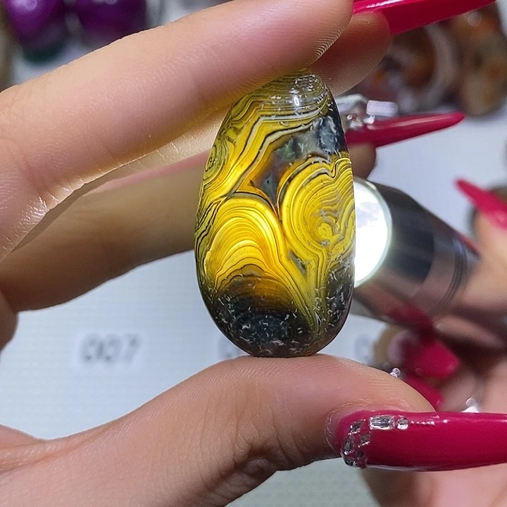 未镶嵌玛瑙/玉髓珠宝奇石