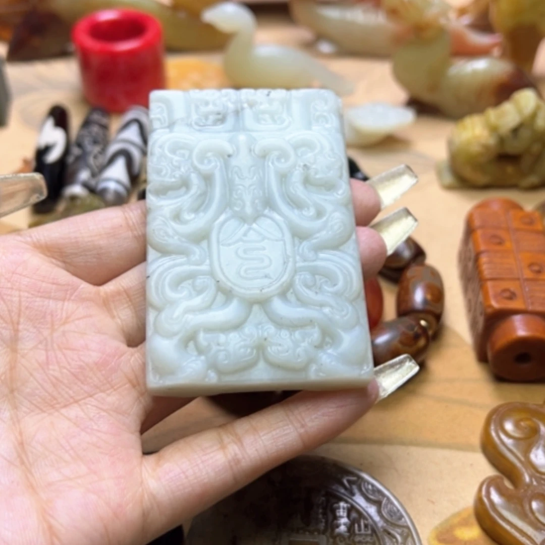 【闪购商品】蛇纹石玉颈饰未镶嵌