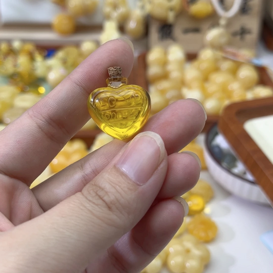 未镶嵌蜜蜡裸石配饰