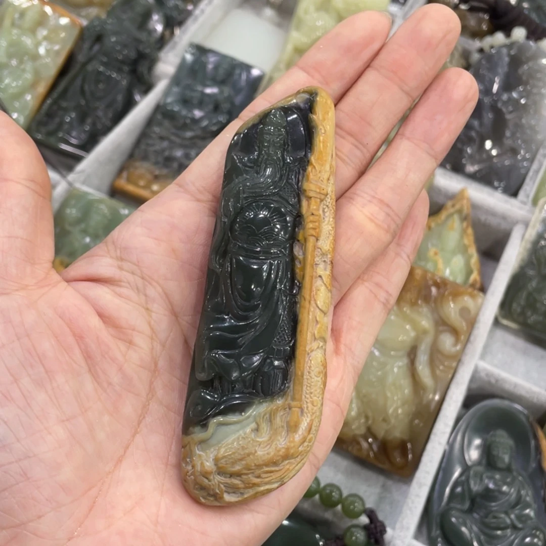 和田玉未镶嵌颈饰爱**间