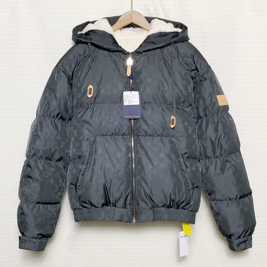 未使用 LouisVuitton/路易威登 lv 暗纹满印 外套/52码/XG-Y26527