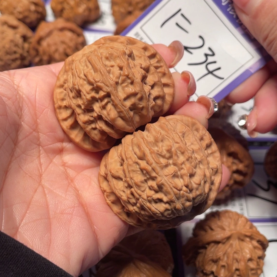 文玩核桃把件234号白狮子45