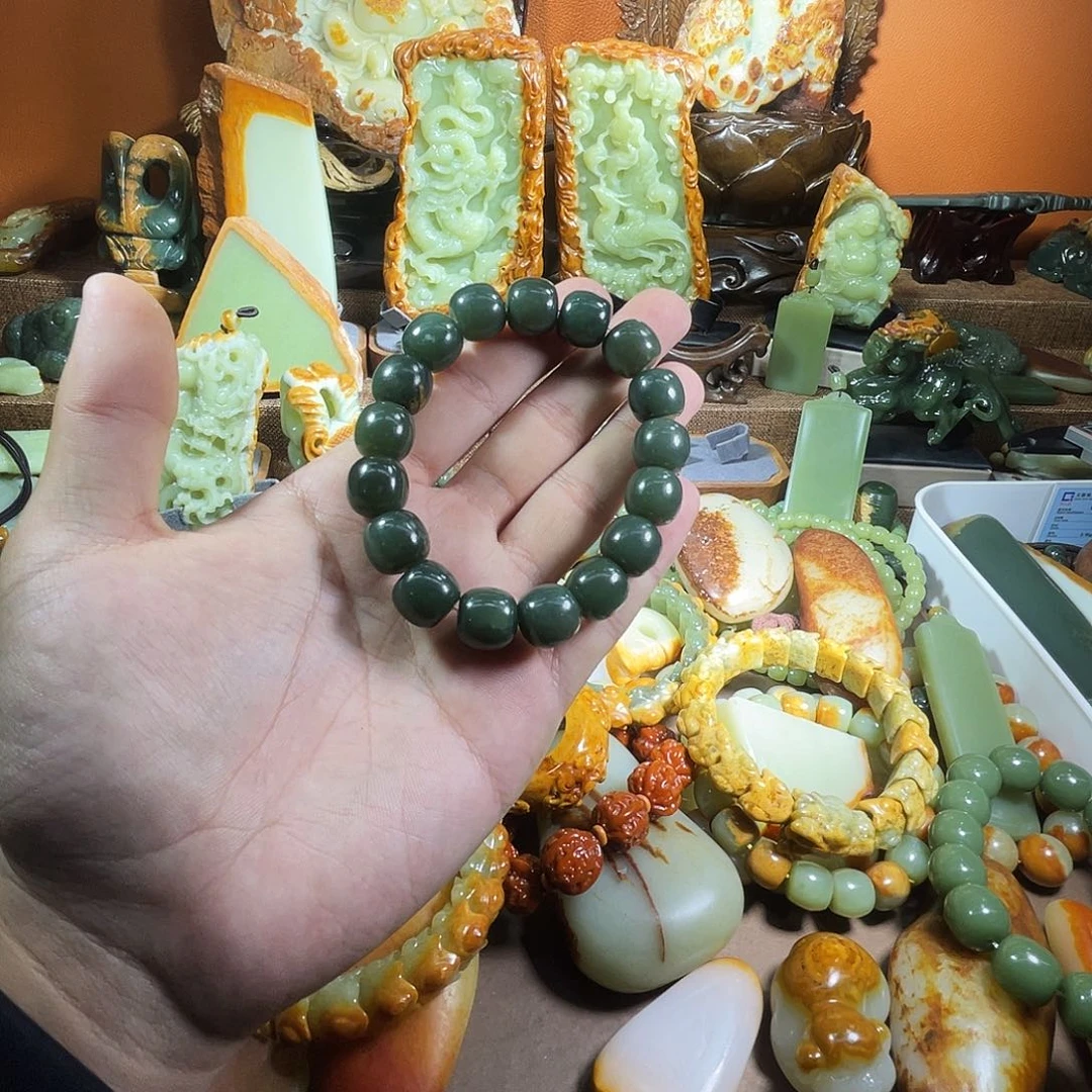 透闪石质玉未镶嵌珠宝奇石