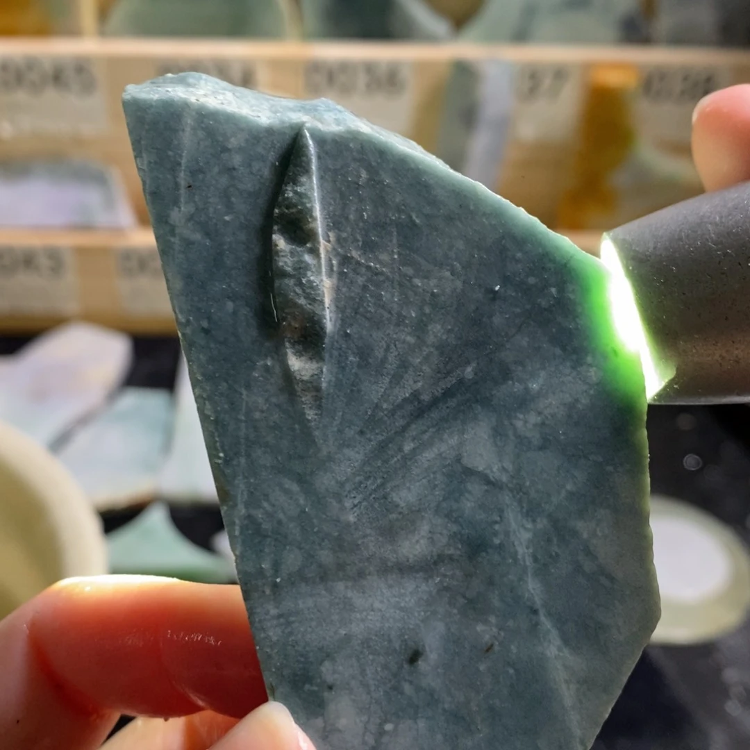 颈饰未镶嵌翡翠天然翡翠